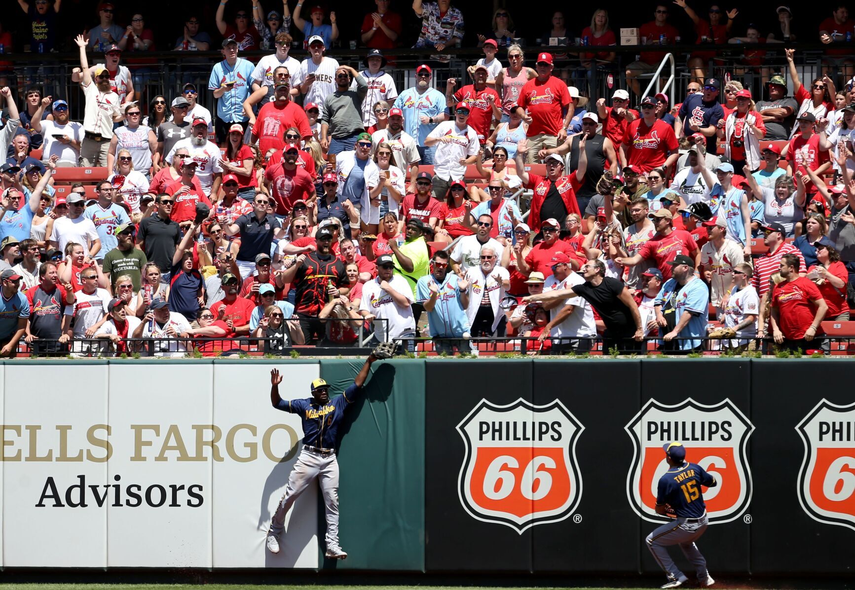 St. Louis Cardinals V Milwaukee
